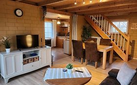 LittleFarmHouse, 25164